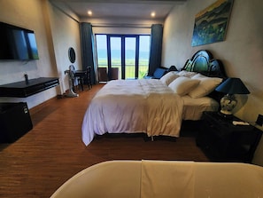 Chambre Double Deluxe, 1 trĂšs grand lit, non-fumeurs, balcon | Bureau, Wi-Fi gratuit