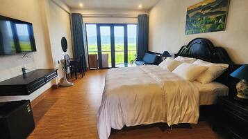 Luxury Double Room, Balcony | Desk, free WiFi