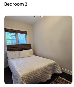 Room - Lovely 3 bedroom house with 2 bathrooms lots of parking spots (Markham)