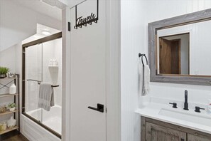 Shower, hair dryer, towels - Lakefront Fun with Private Dock, Firepit, Swim Mat & Screened Patio (Gravois Mills)