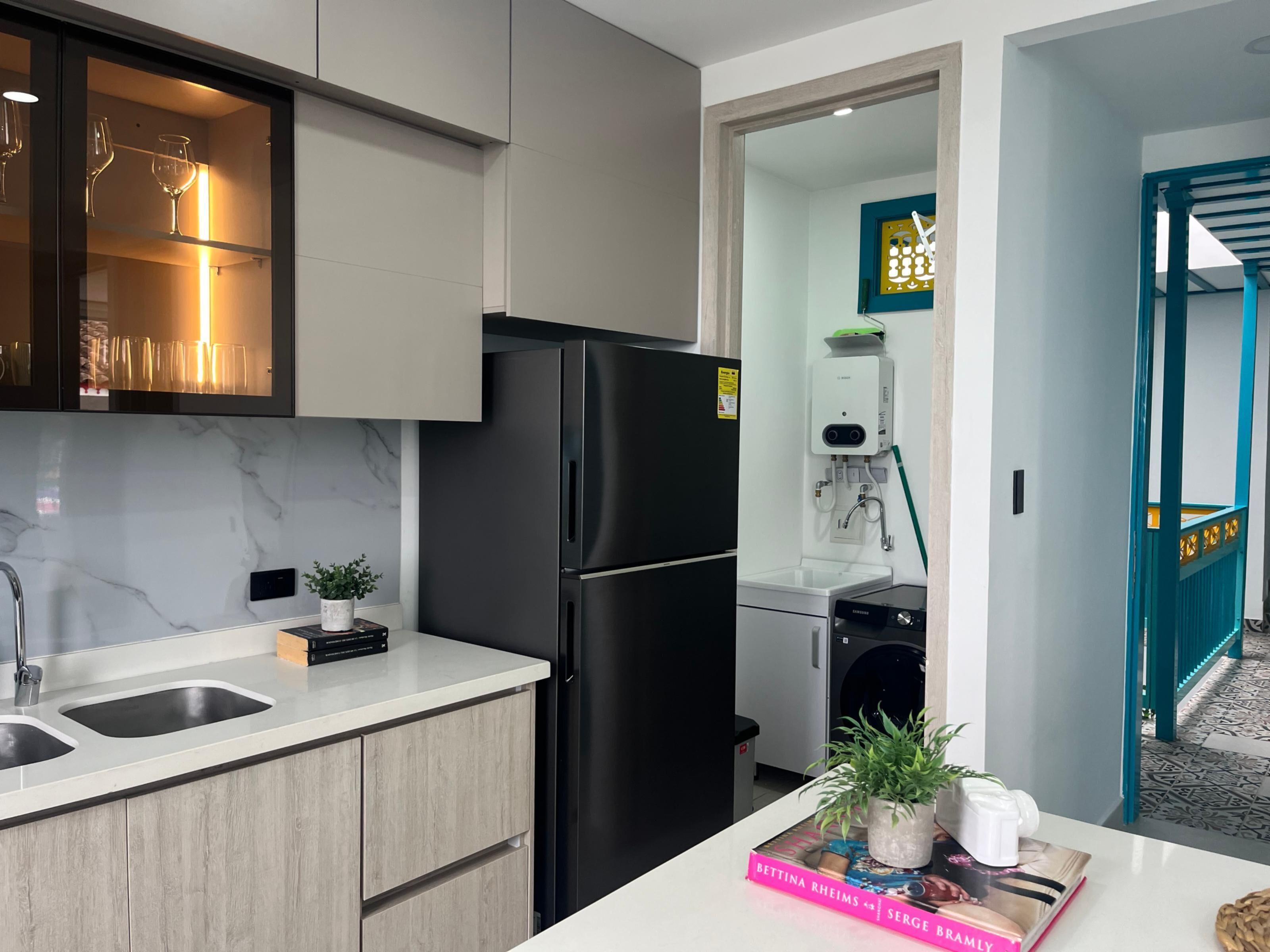 Microwave, oven, stovetop, coffee/tea maker
