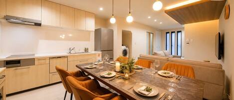 Cortinas blackout, tabla de planchar con plancha y wifi gratis