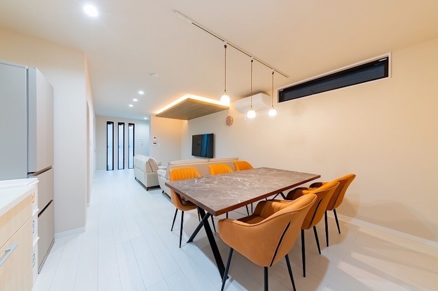 Family Apartment | Dining