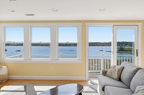 Waterfront Chatham Escape, Pet Friendly, Pond Views & Beach Nearby