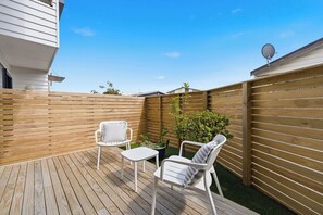 Terrace/patio - Brand New Riverside Villa (Auckland)