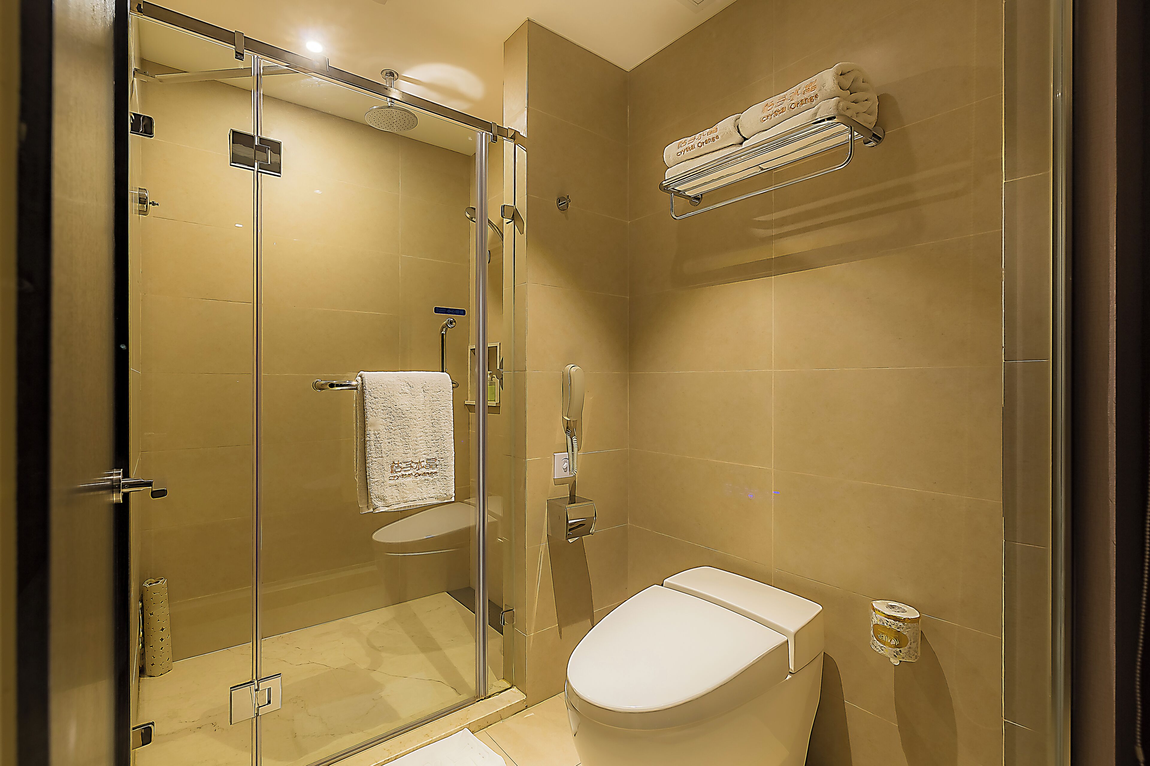 Basic-Zweibettzimmer, Mehrere Betten, Zimmerreinigung, Stadtblick | Badezimmer | Dusche, Haartrockner, Hausschuhe, Handtücher
