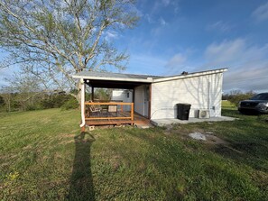 Exterior - Cozy Farmhouse Retreat near Chattanooga / 4 Acres (Trenton)