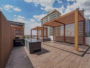 Terrace/patio - Elegant new 1BR in Arjan with Rooftop Pool (Dubai)