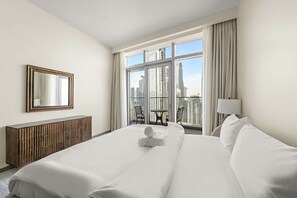 Iron/ironing board, travel cot, WiFi, bed sheets - Luxury 1-Bed with Burj Khalifa Views in Downtown (Dubai)