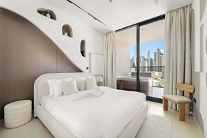 Iron/ironing board, travel cot, WiFi, bed sheets - Luxury Burj-View in Business Bay with pool and gym (Dubai)