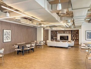 Dining - Elegant 3-Bedroom at The Cove with pool and gym (دبي)