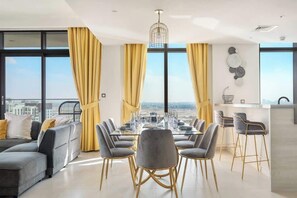 Interior - Elegant 3-Bedroom at The Cove with pool and gym (دبي)
