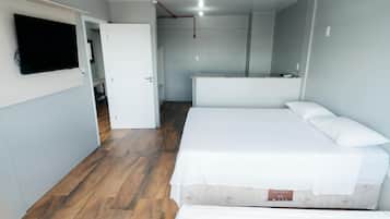 Quarto solteiro luxo, vista para a cidade | Roupas de cama antialérgicas, Wi-Fi de cortesia, roupa de cama