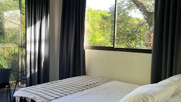 1 slaapkamer, een bureau, een strijkplank/strijkijzer, gratis wifi