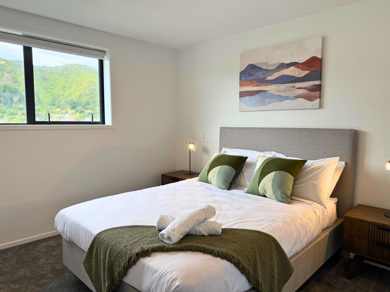 Iron/ironing board, WiFi, bed sheets