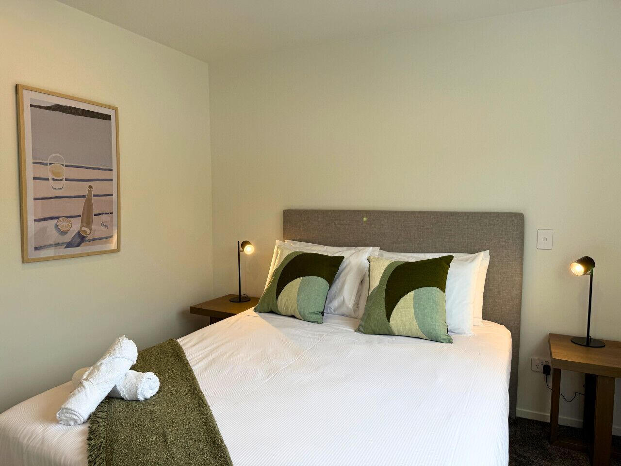 Iron/ironing board, WiFi, bed sheets