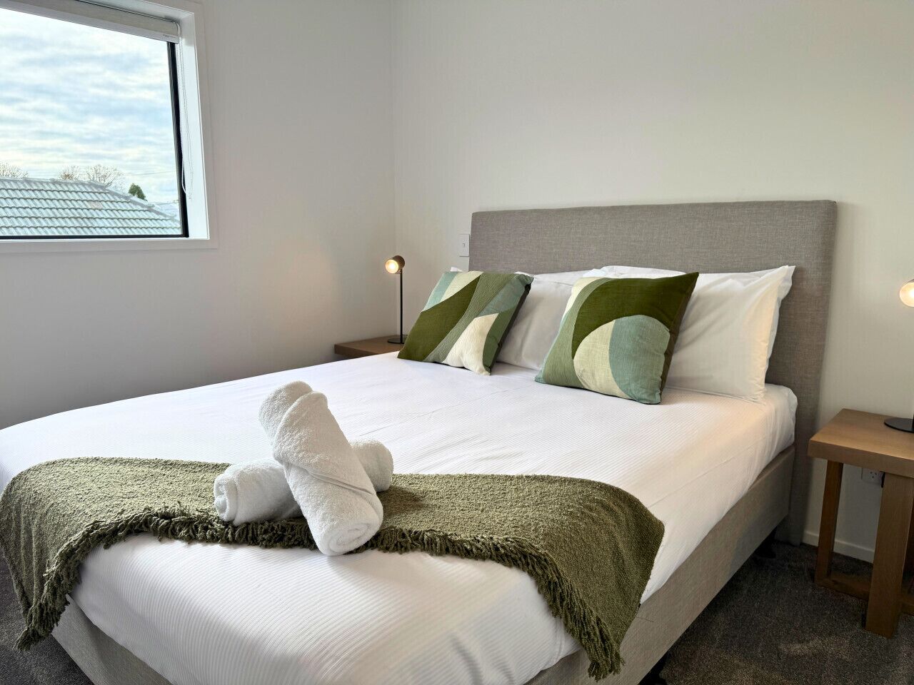 Iron/ironing board, WiFi, bed sheets