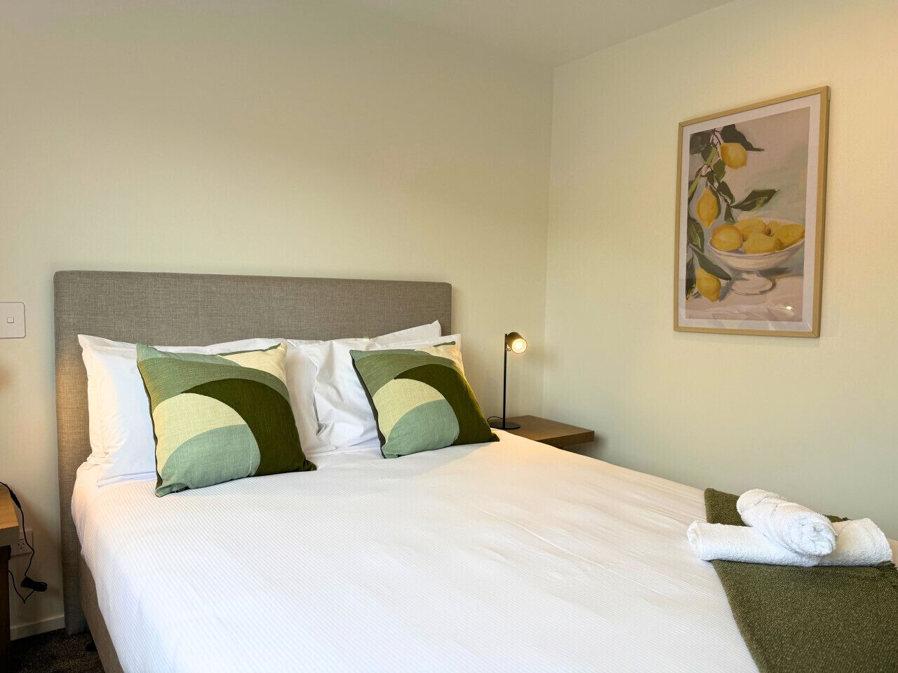 Iron/ironing board, WiFi, bed sheets