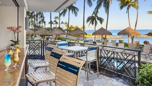 Outdoor dining - Beautiful Beachfront KoOlina Resort + Resort Amenities included (Kapolei)