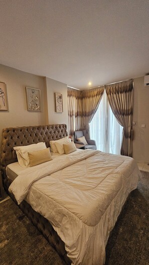 Room - Lovely 1-bed & den at Roman Ridge (Accra)