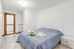 Standard Townhome, Multiple Bedrooms, 2 Bathrooms (Juliette House: Shared Pool & Relax) | 3 bedrooms, free WiFi, bed sheets