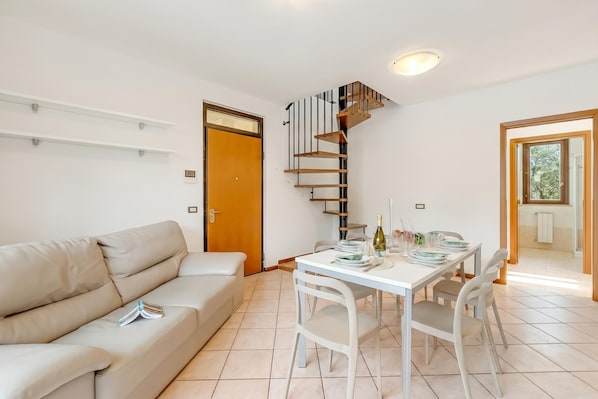 Standard Townhome, Multiple Bedrooms, 2 Bathrooms (Juliette House: Shared Pool & Relax) | Interior
