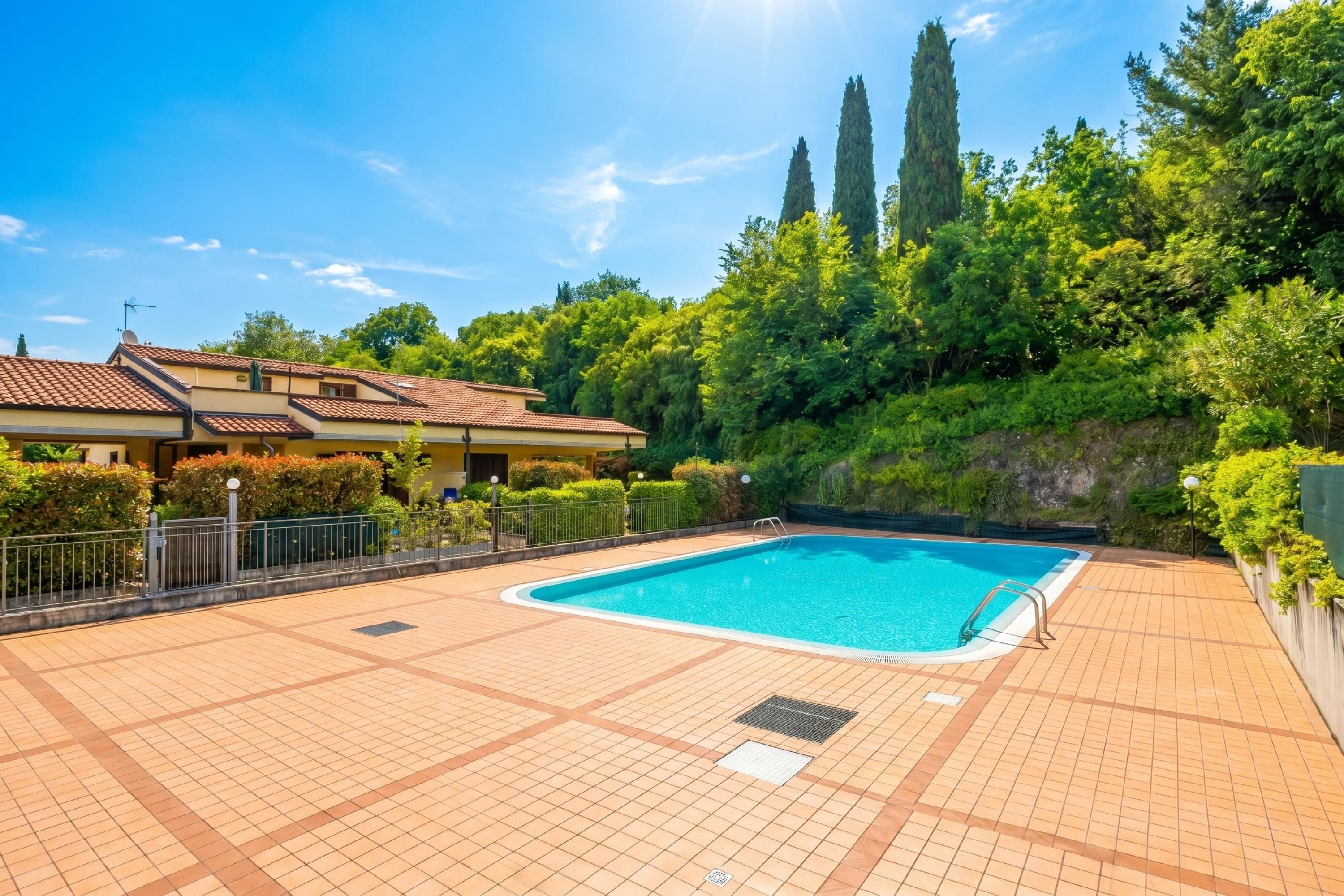 Townhome Standard - 3 sovrum - 2 badrum (Juliette House: Shared Pool & Relax) | Utomhuspool | En säsongsöppen utomhuspool