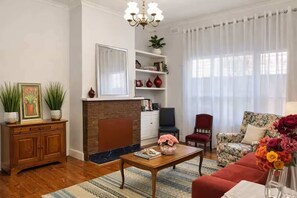 Interior - Spacious 4-Bed Retreat in Vibrant Footscray (Footscray)