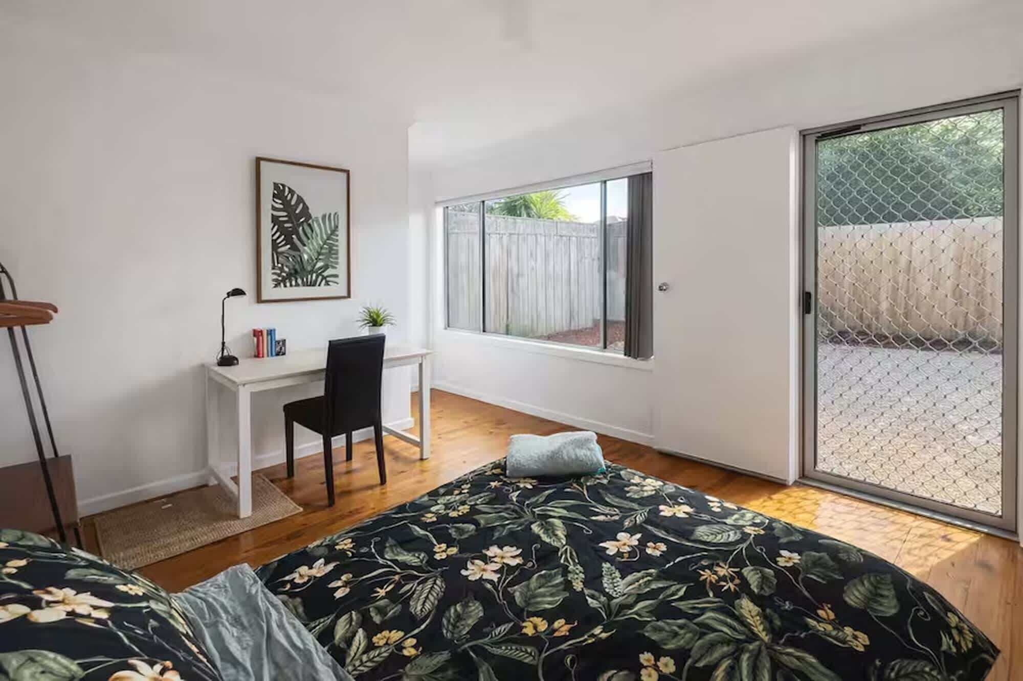 4 bedrooms, desk, iron/ironing board, WiFi