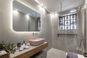 Bathroom - The Tara - Coastal 2-BR Apt. in Piraeus (Piraeus)