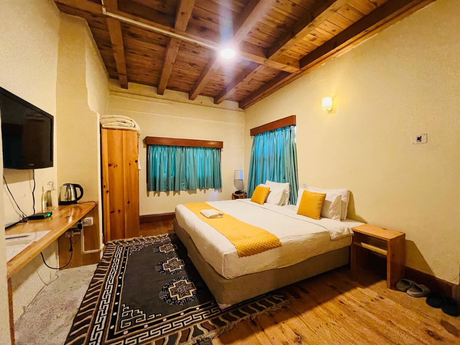 In-room safe, desk, free WiFi, bed sheets