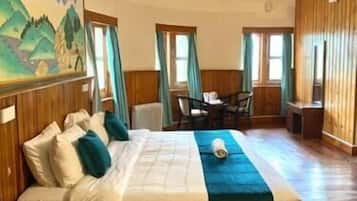 Suite, Courtyard View