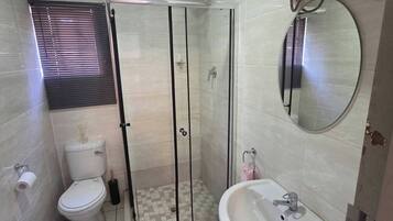 Appartement, 1 chambre, patio | Salle de bain
