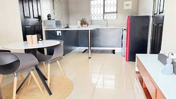 House, 2 Bedrooms | Dining