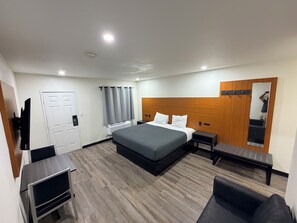 Deluxe Room, 1 King Bed | Free WiFi