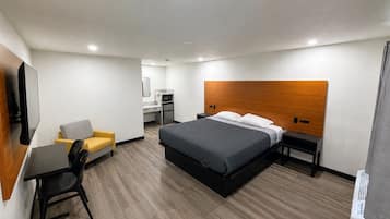 Deluxe Room, 1 King Bed | WiFi (free)