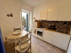 Private kitchen - Cozy vacation home ideal for families (Ischia)