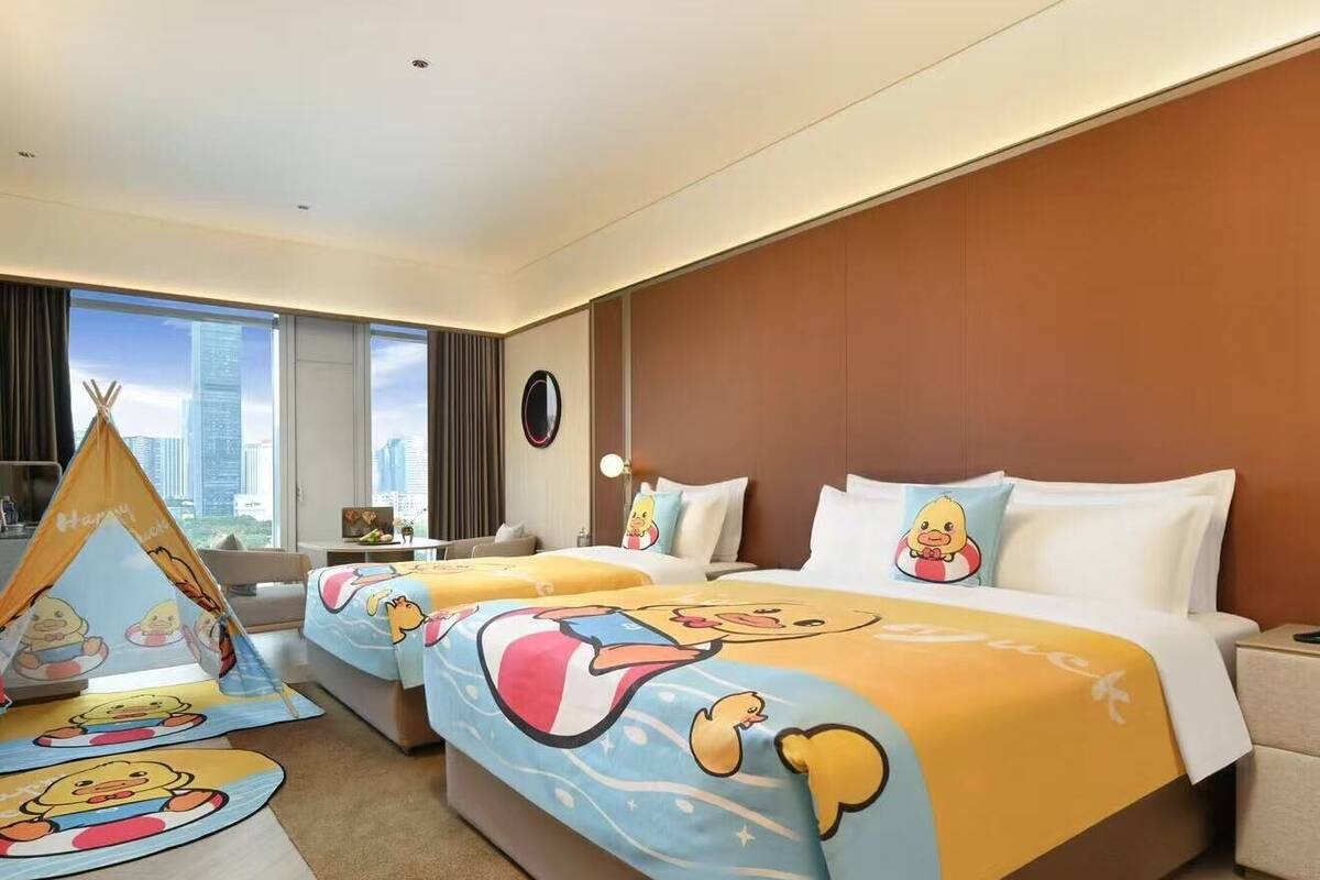 Quarto duplo família (Crystal Deluxe Family Room) | Frigobar (abastecido com itens grátis), cortinas blackout