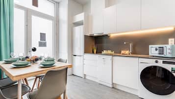 Apartment (Two-Bedroom Apartment) | Laptop workspace, free WiFi, bed sheets
