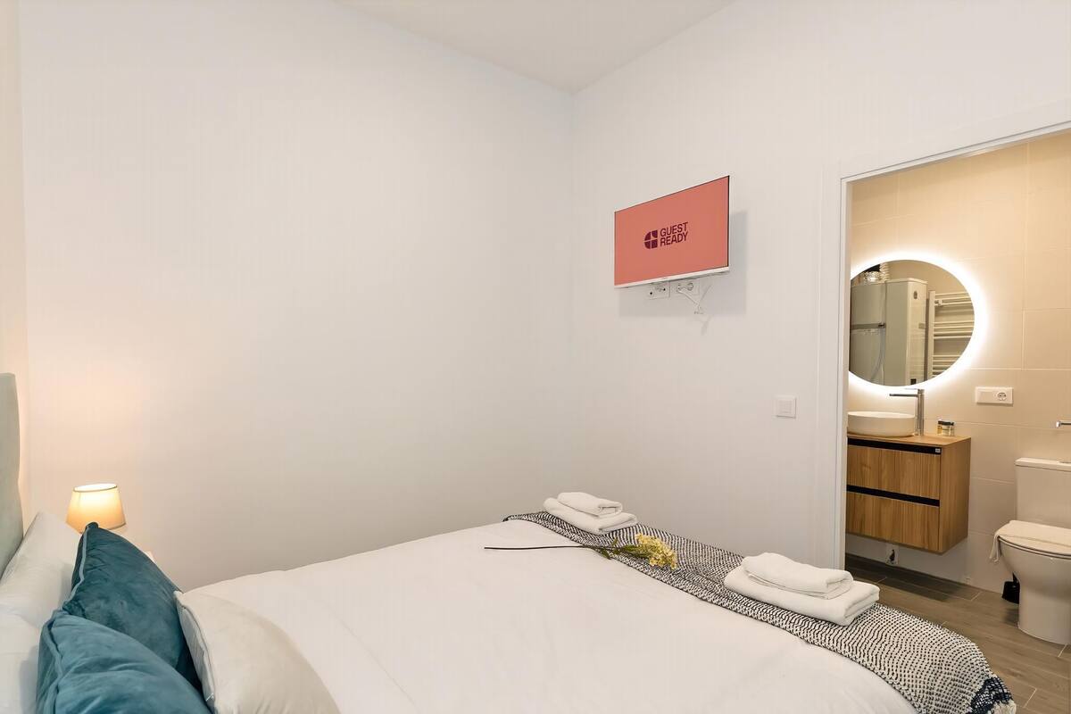 Studio (Studio) | Laptop workspace, WiFi (free), bed sheets