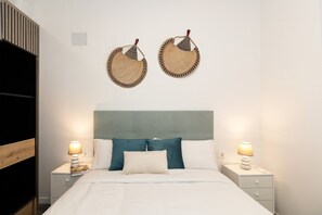 Espacio para trabajar con laptop, wifi gratis y ropa de cama 