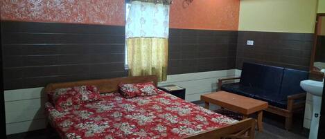 Deluxe Room | Rollaway beds, free WiFi, bed sheets