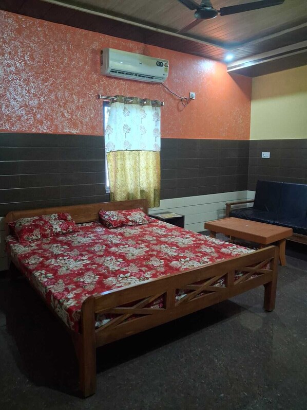 Deluxe Room | Rollaway beds, free WiFi, bed sheets - Hotel Aditya Palace (Maharajganj)