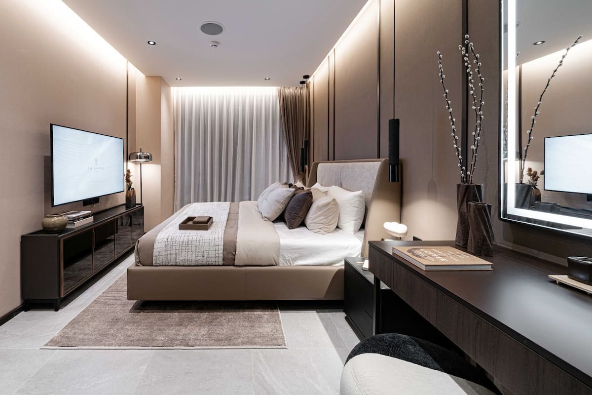 Suite exclusiva, vista a la ciudad | Caja de seguridad en la habitación y escritorio