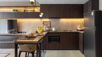 Room, 1 Bedroom, Ocean View | Private kitchen