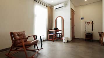 Luxury Studio Suite, Non Smoking | Interior