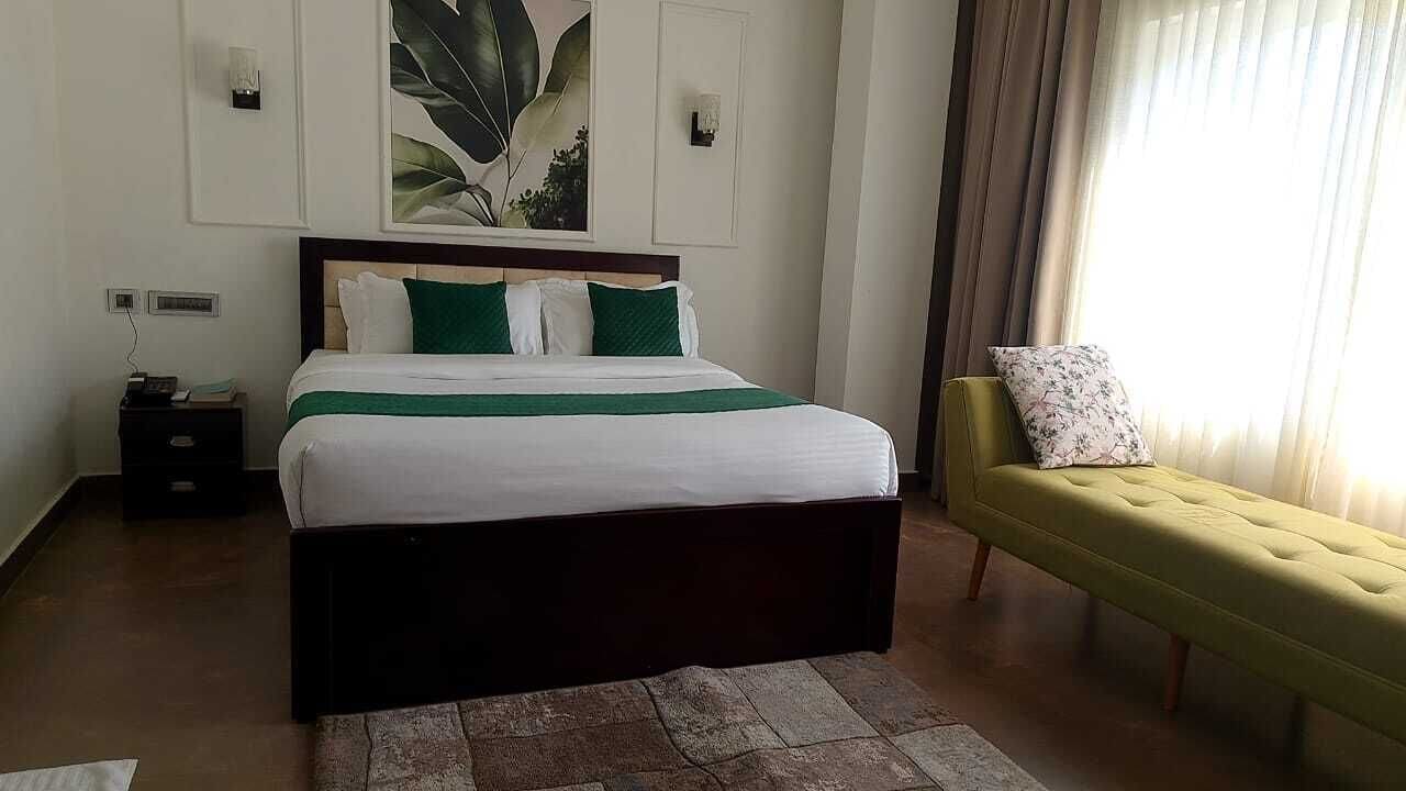 Deluxe kamer | Een bureau, gratis wifi, beddengoed