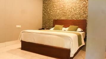 Deluxe Double Room | Desk, free WiFi
