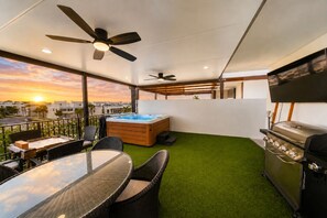 Terrace/patio - Spacious 4-bedroom townhome in fabulous Homestead with AC (Homestead)