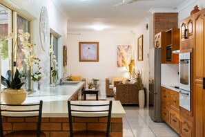 Fridge, microwave, oven, stovetop - Family Oasis with Pool and Outdoor Entertaining (Annandale)